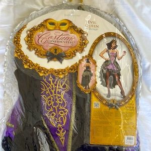 Evil Queen Halloween costume. Size Large.